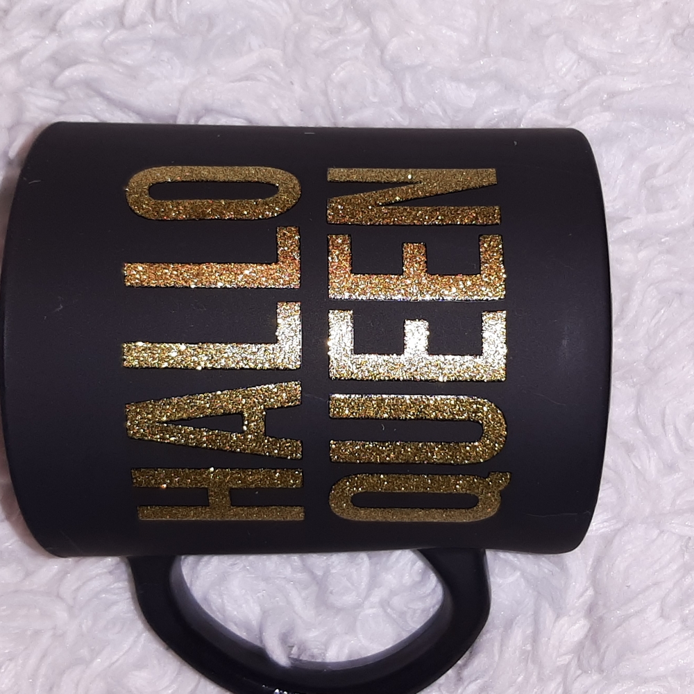 HALLO QUEEN BLACK MUG